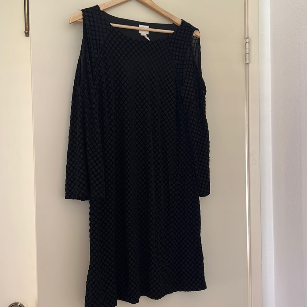 Chico’s cold shoulder velvet cutout black dress-size 1
